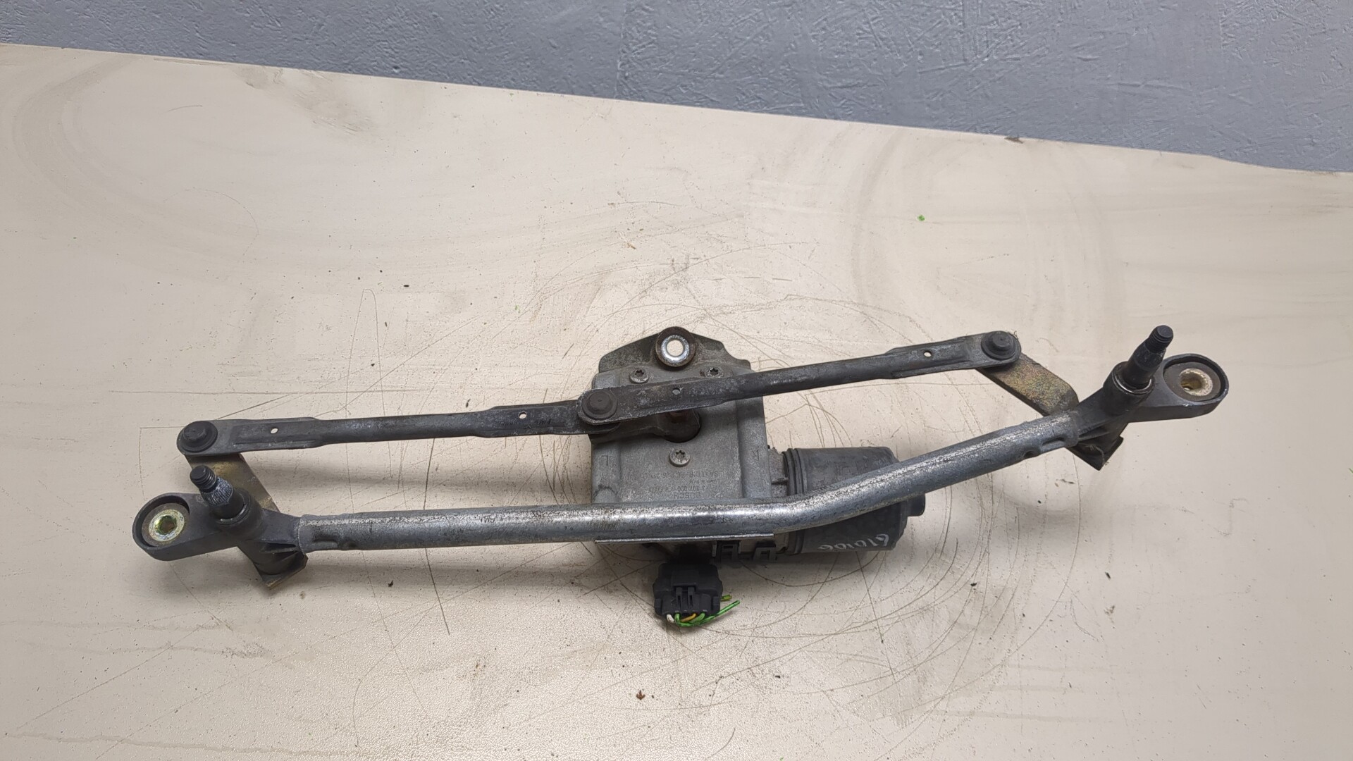 Трапеция стеклоочистителей