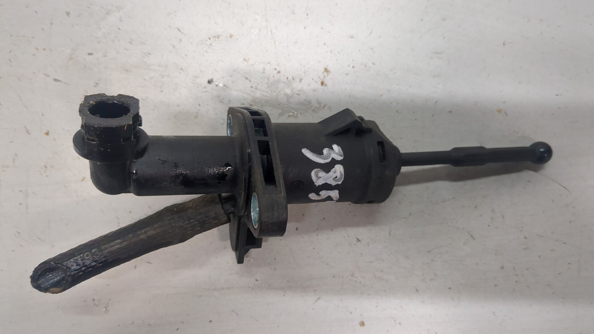 Цилиндр сцепления главный