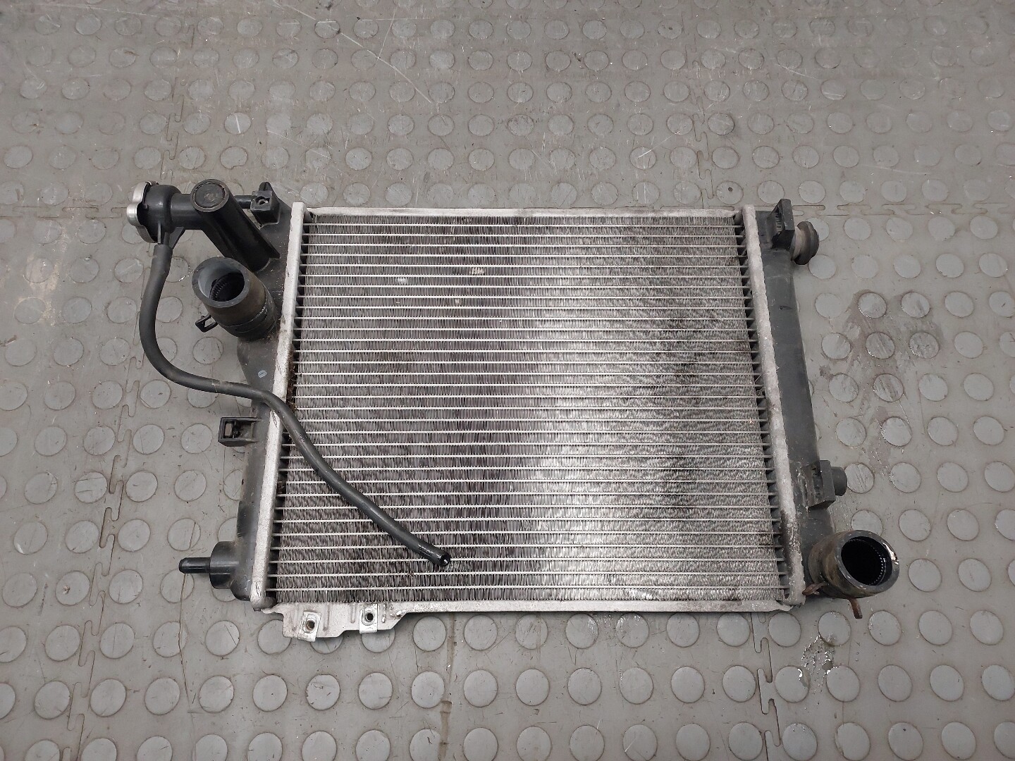 Радиатор охлаждения двигателя основной