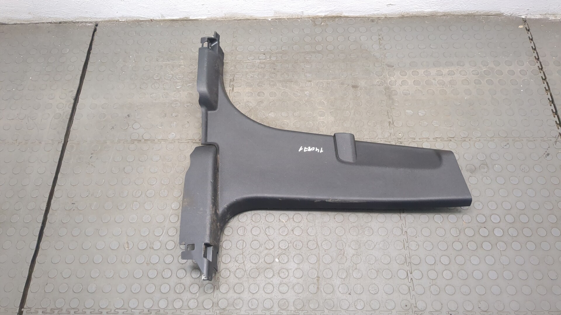 Обшивка стойки