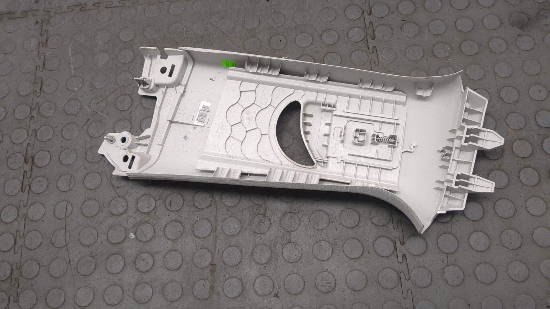 Обшивка стойки