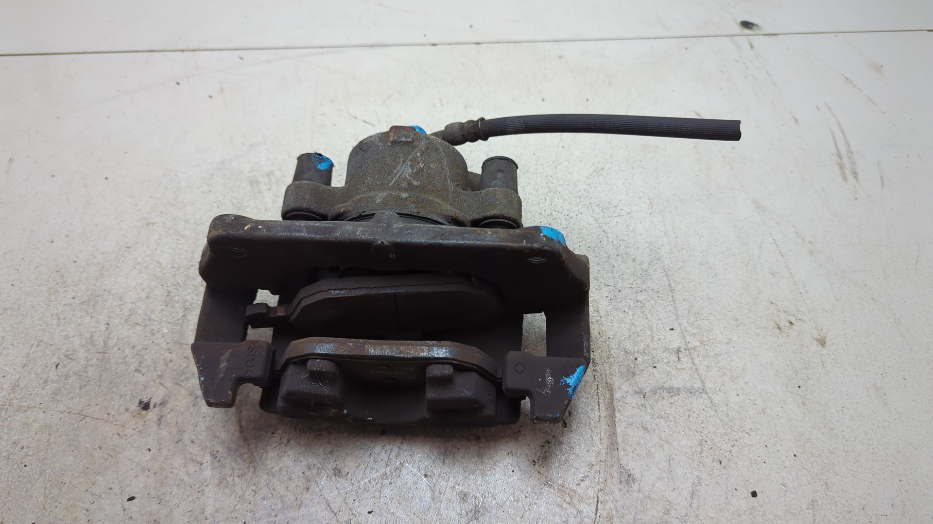 Суппорт передний правый