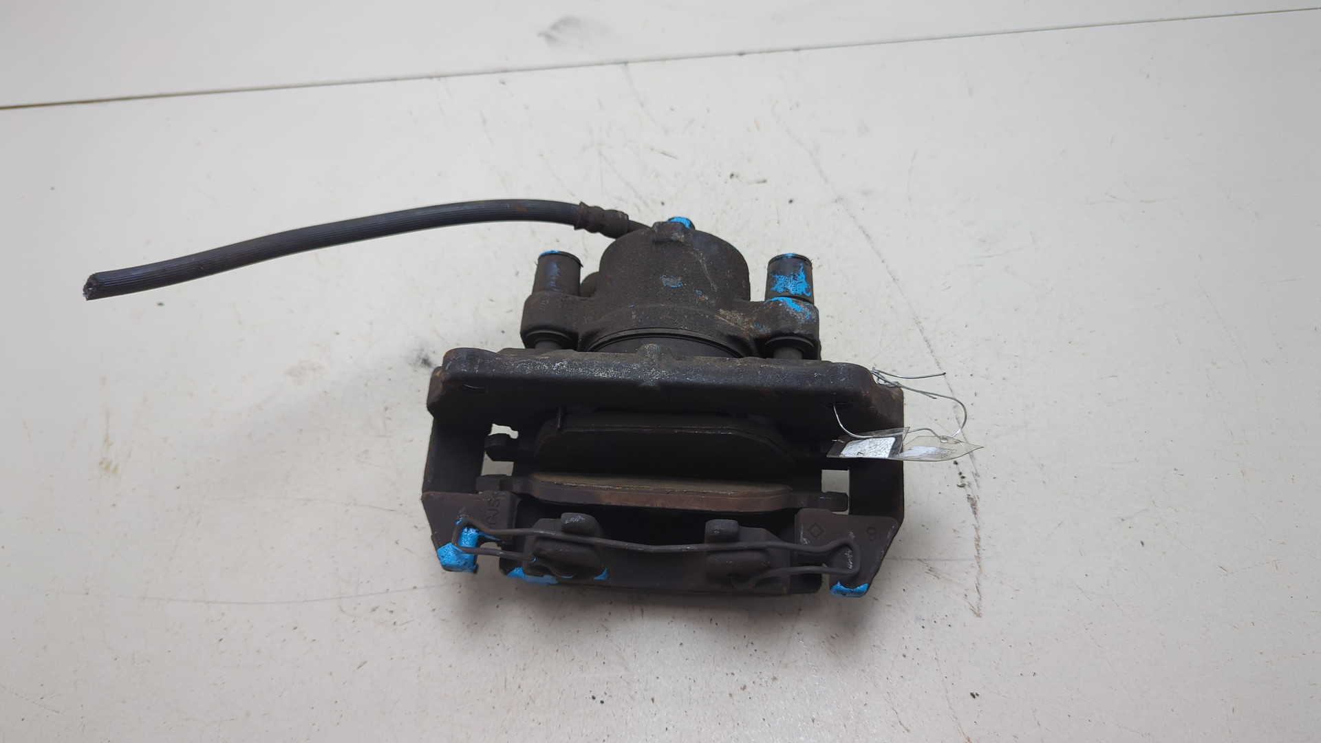 Суппорт передний левый