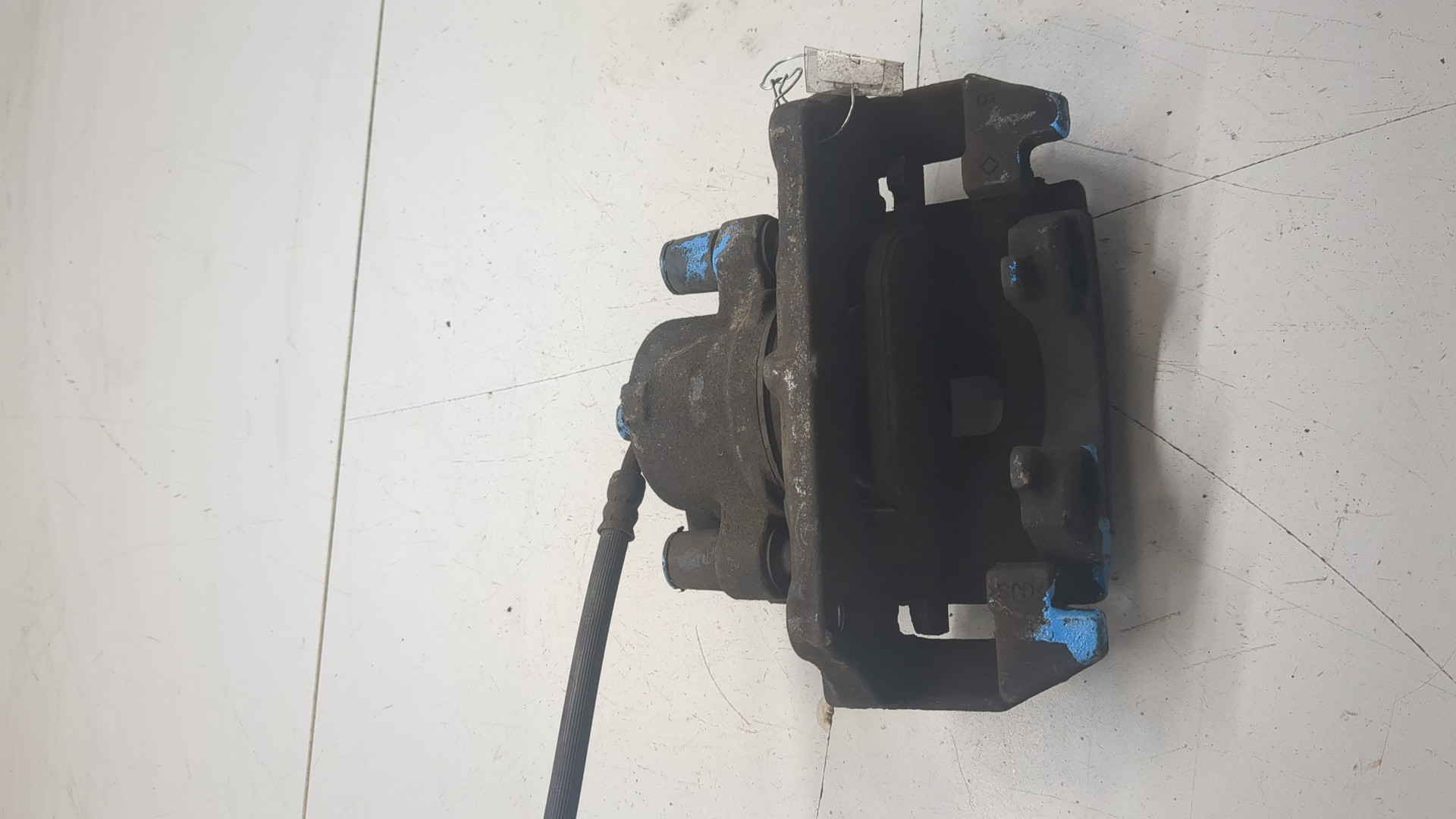 Суппорт передний левый