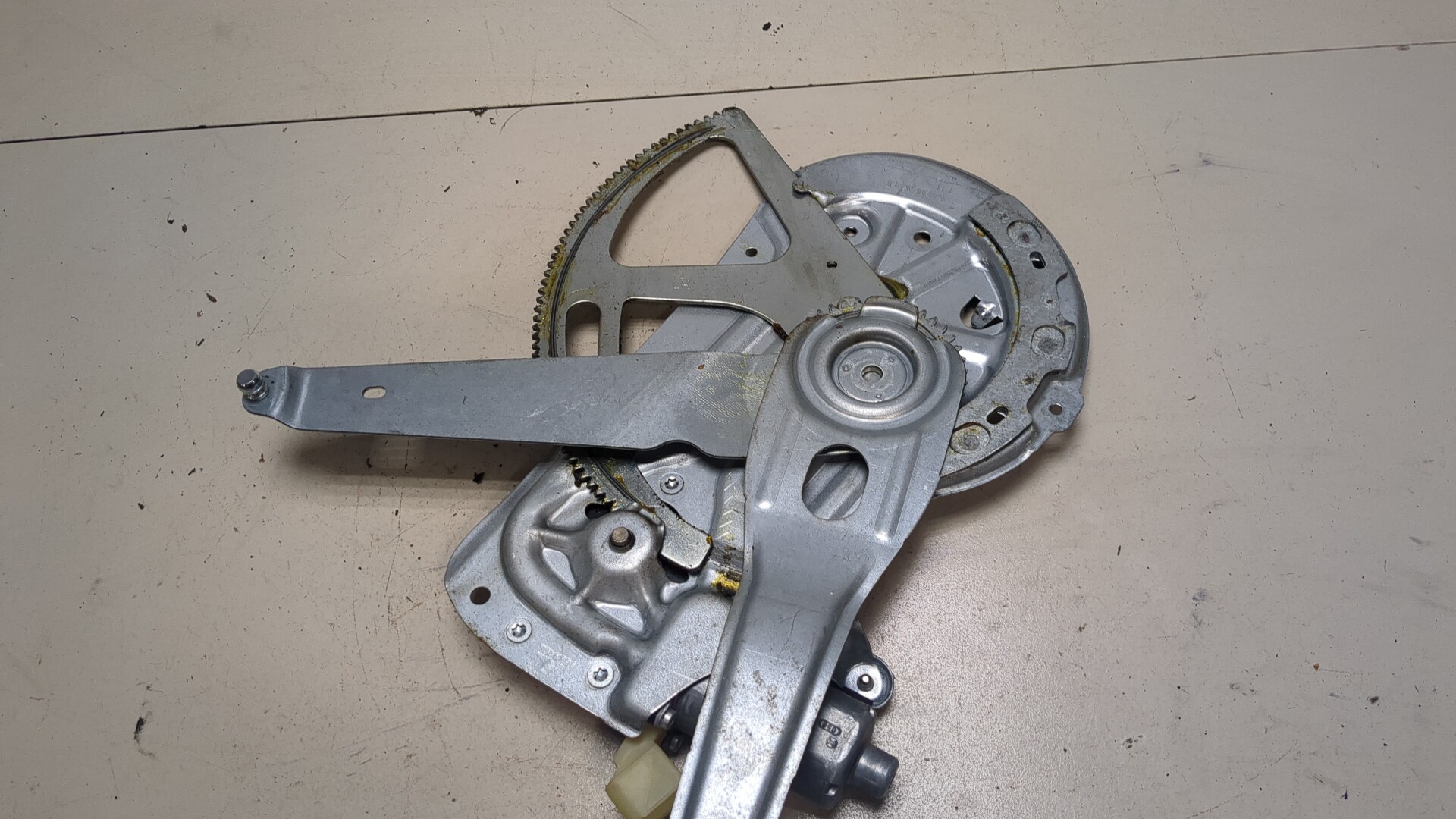 Стеклоподъемник электр. передний левый