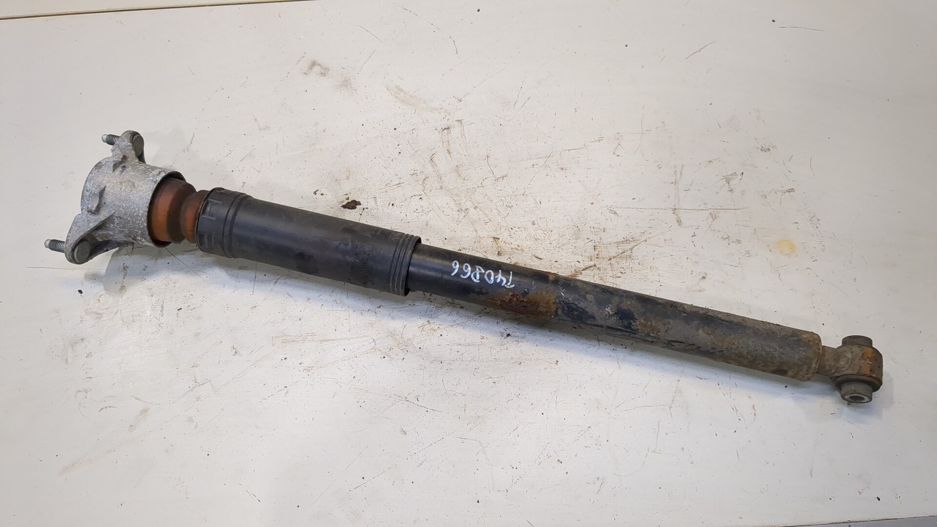 Амортизатор задний (стойка)