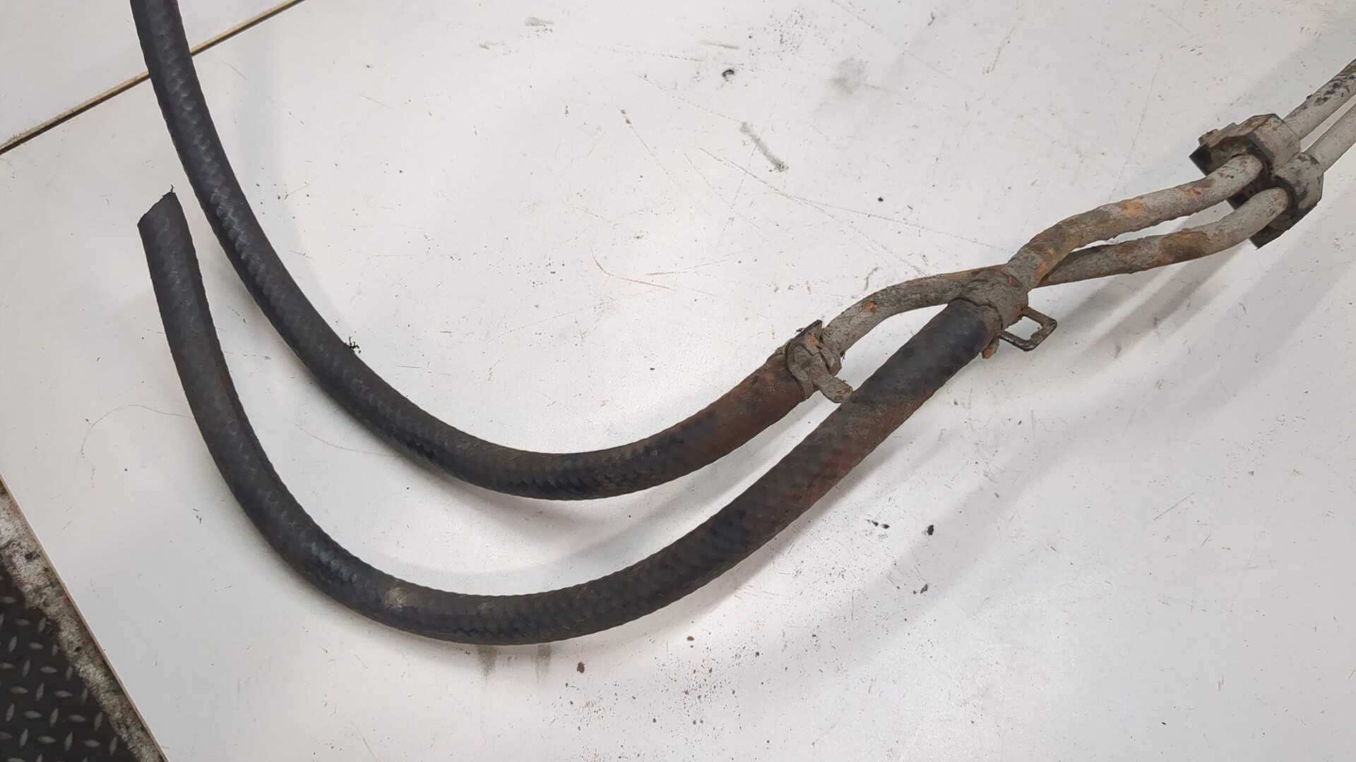 Трубка масляная