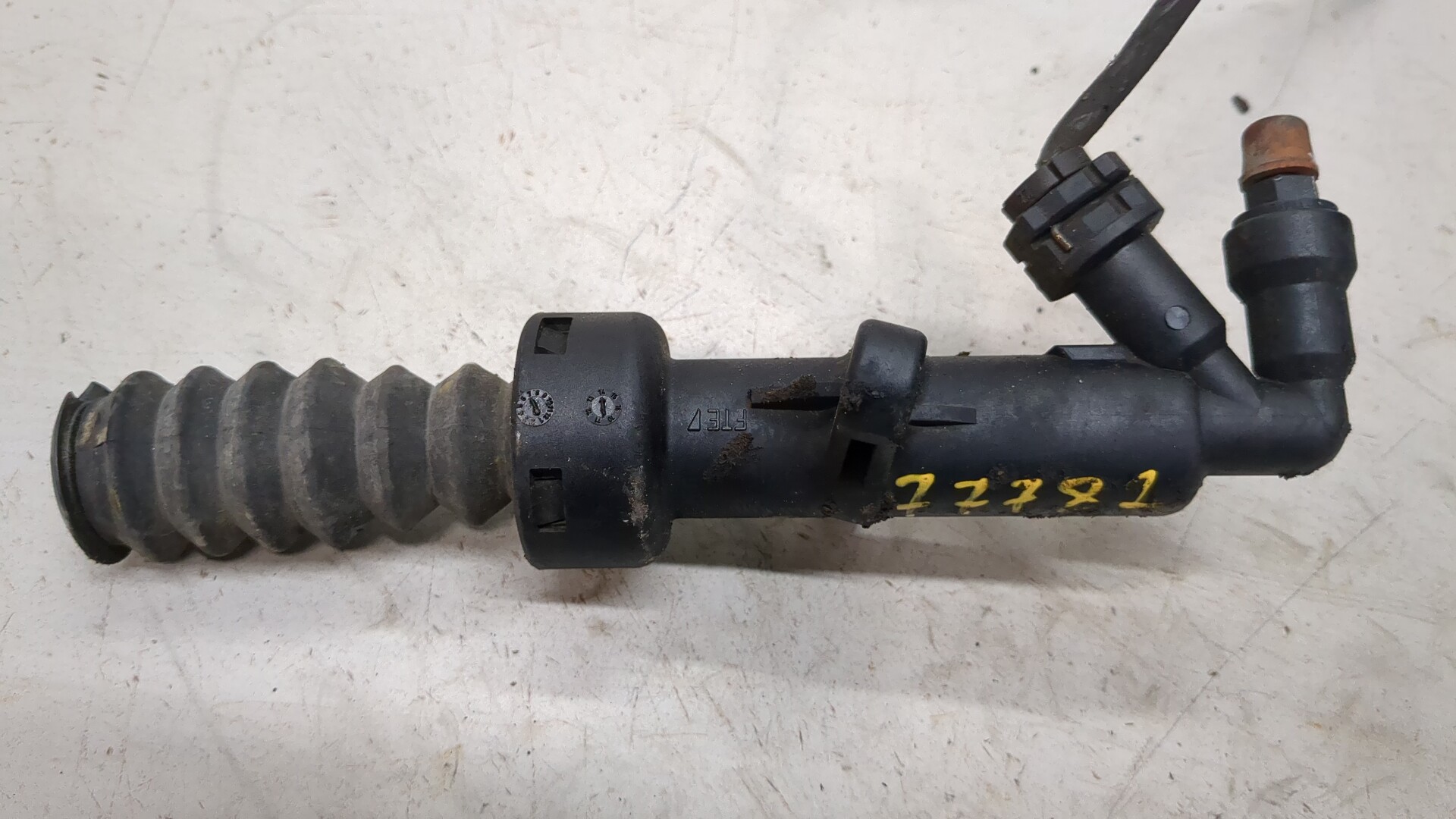 Цилиндр сцепления рабочий