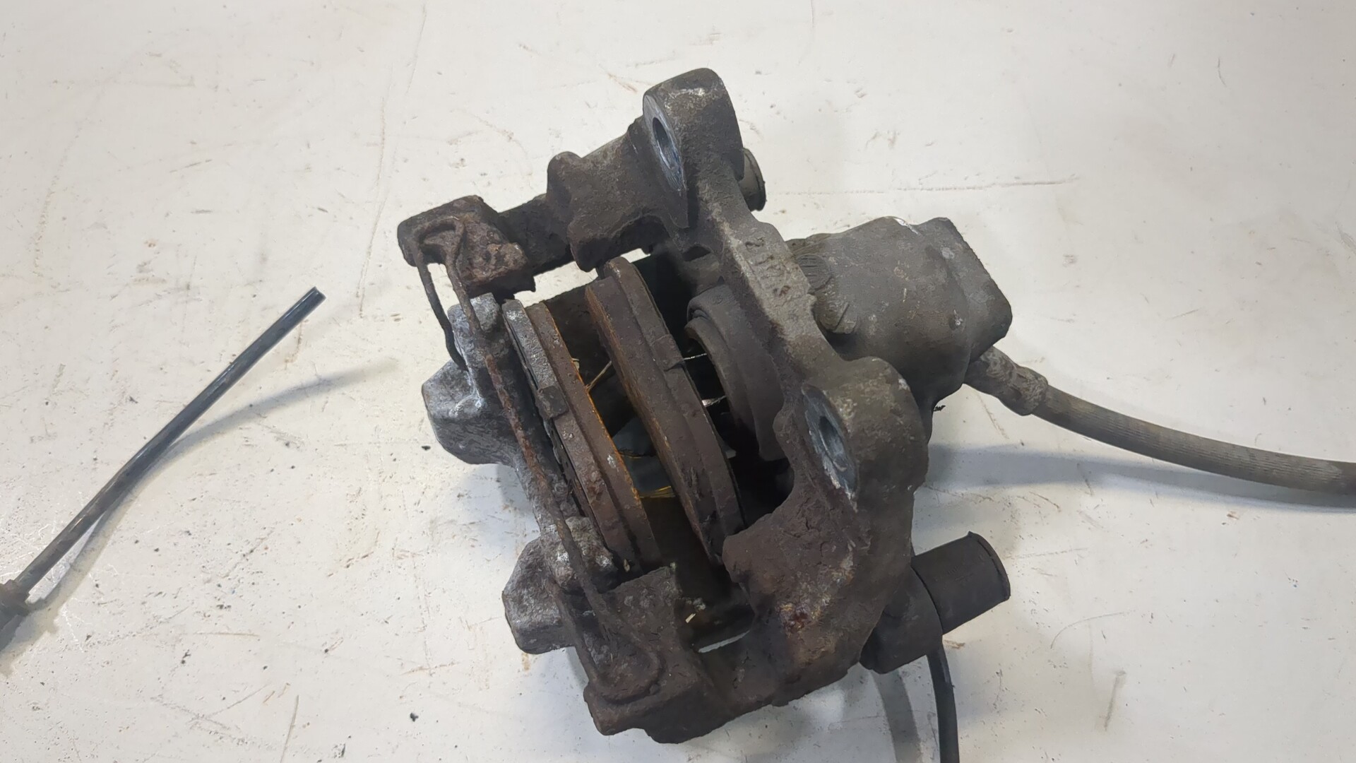 Суппорт задний правый