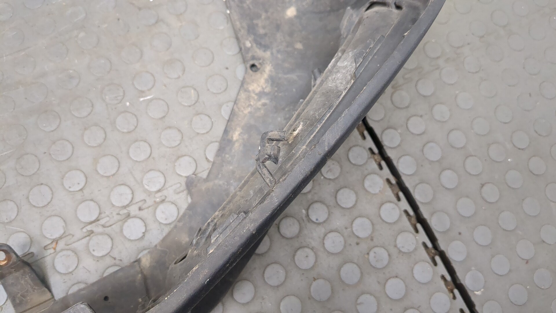 Бампер передний