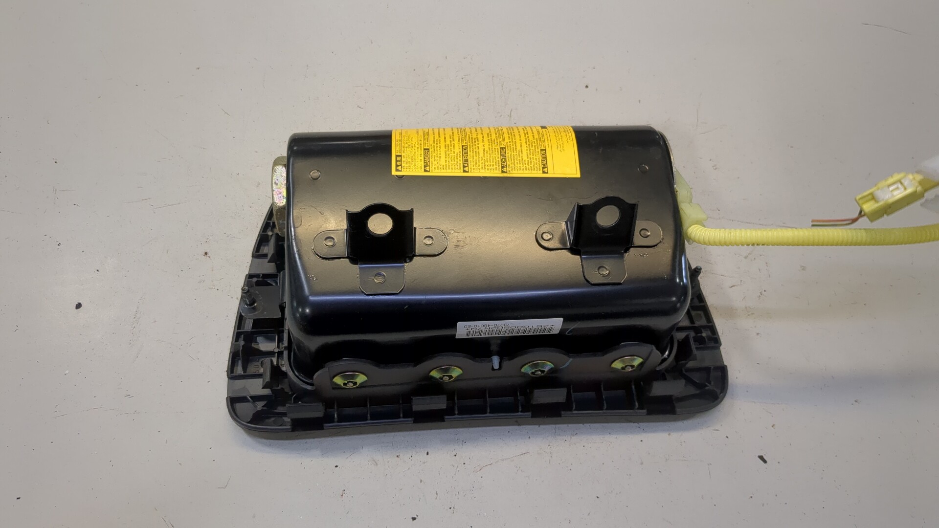 Подушка безопасности пассажирская (в торпедо)