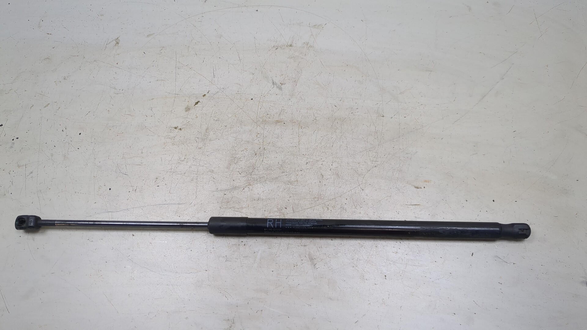 Амортизатор крышки багажника