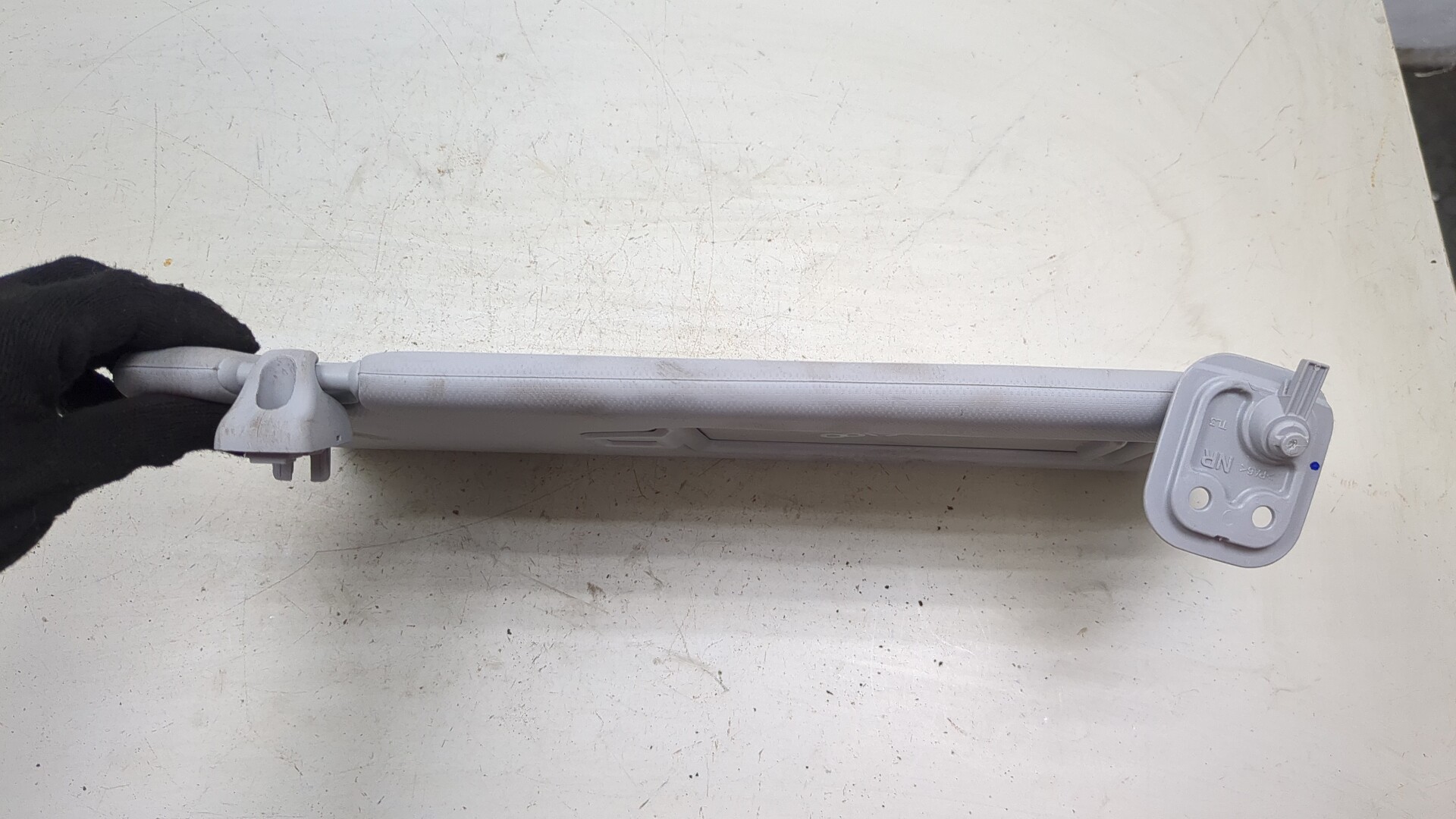 Козырек солнцезащитный