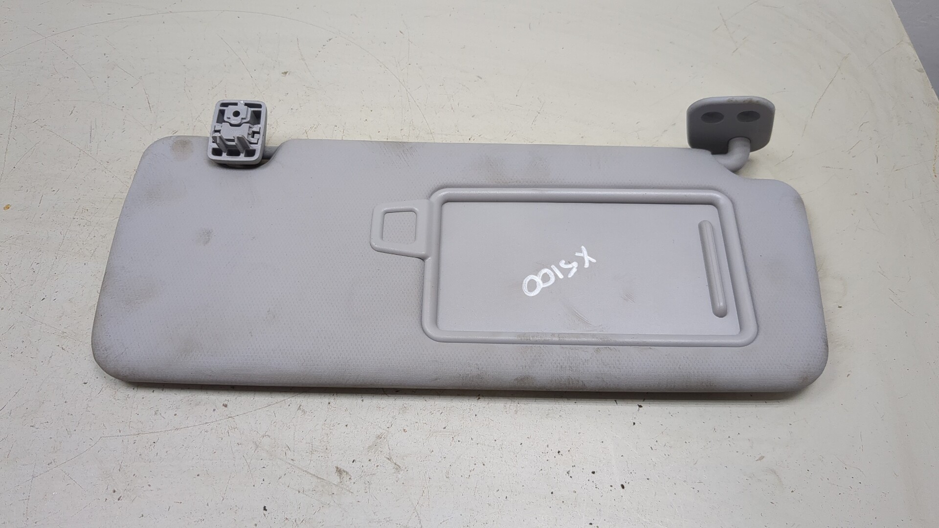 Козырек солнцезащитный