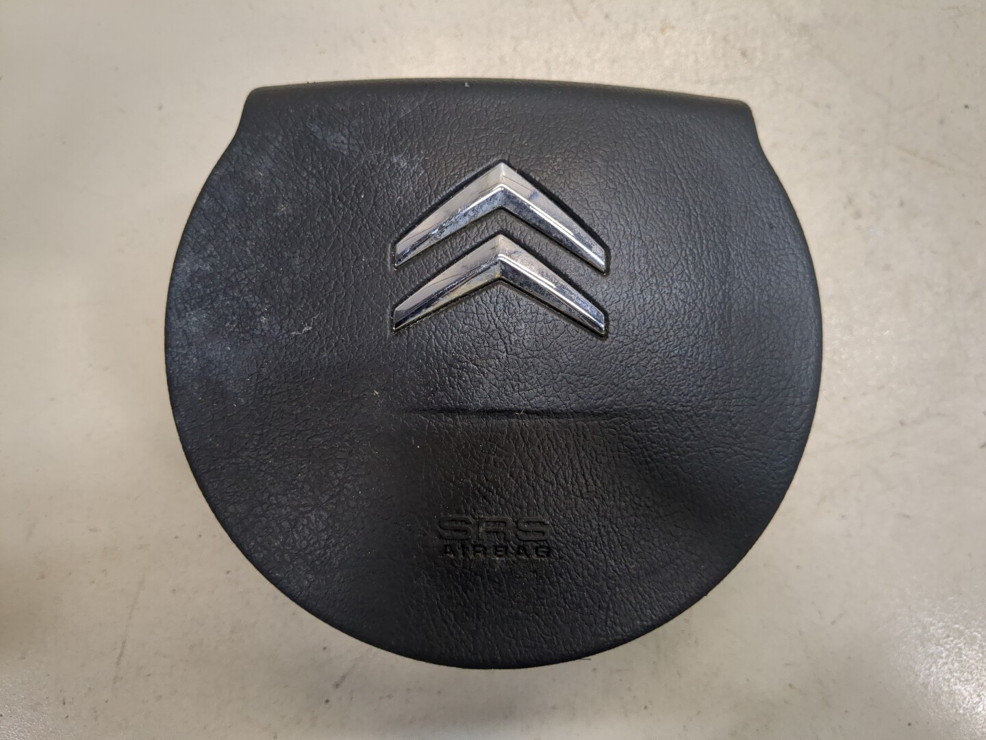 Подушка безопасности в рулевое колесо