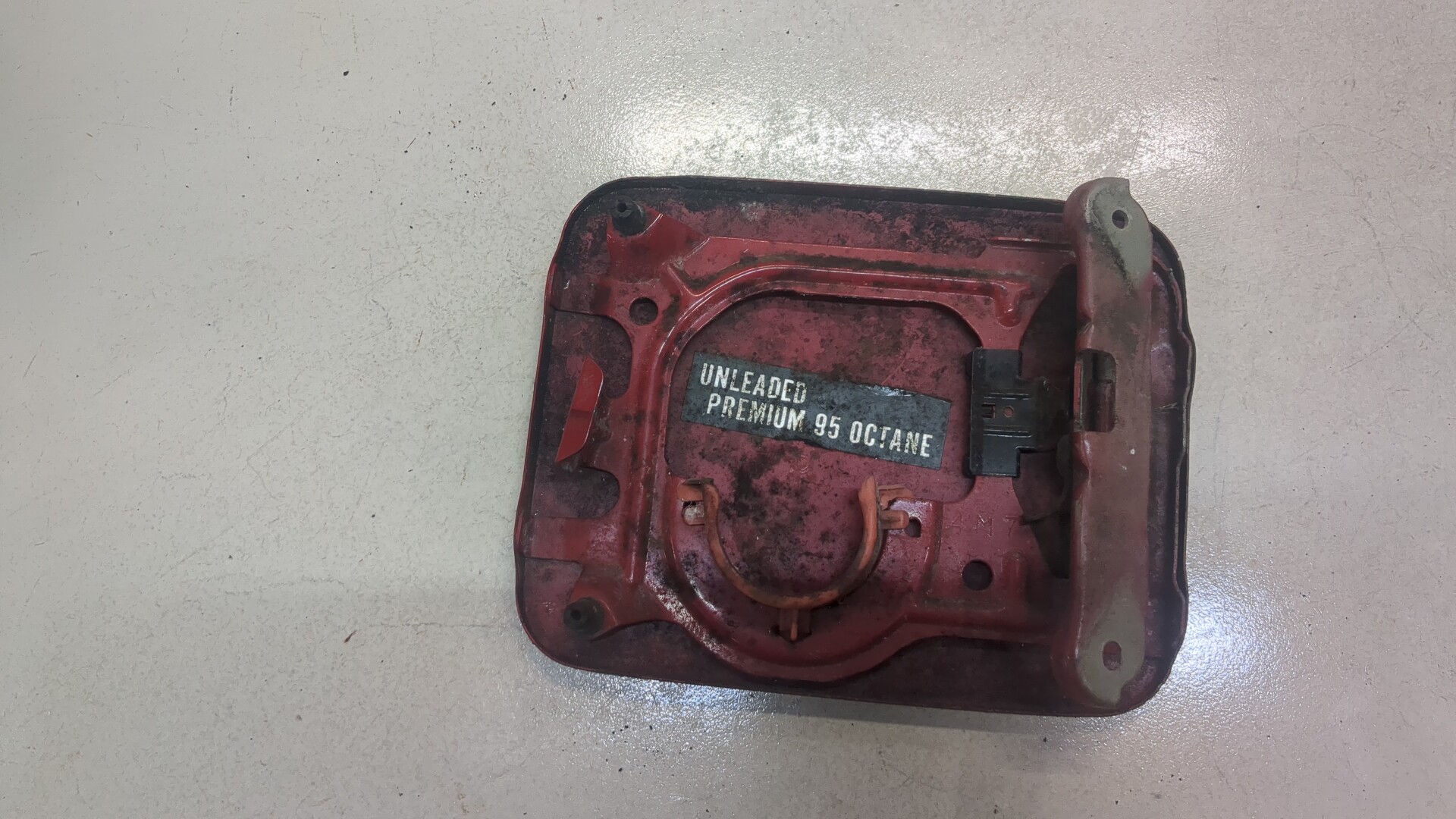 Лючок бензобака