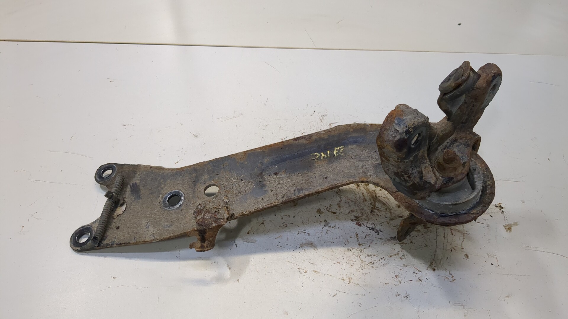 Рычаг задний правый