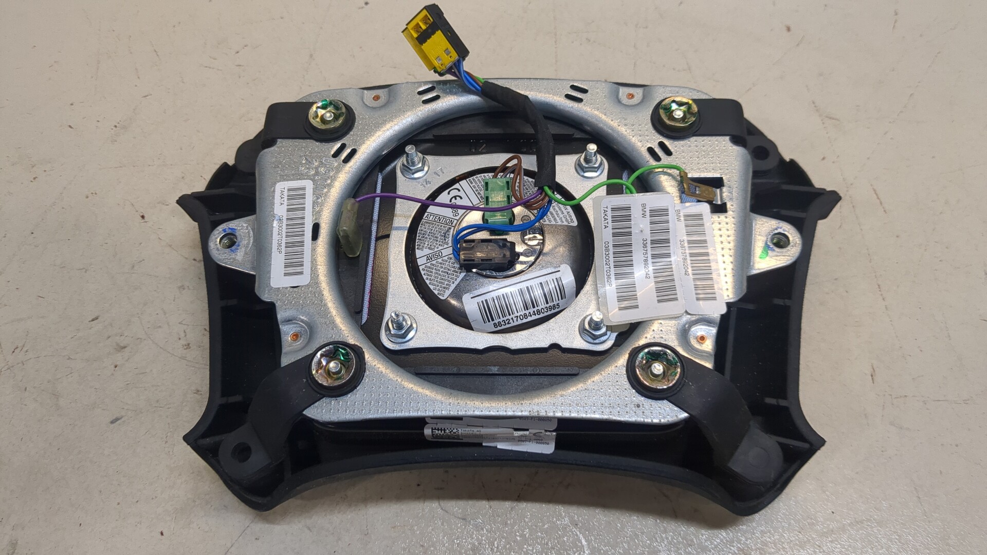 Подушка безопасности в рулевое колесо