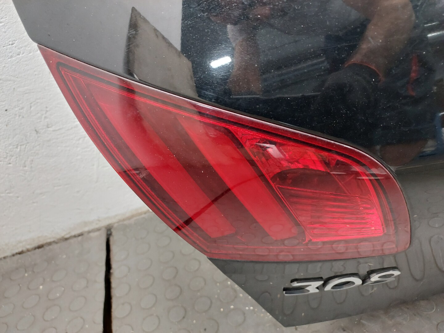 Дверь багажника