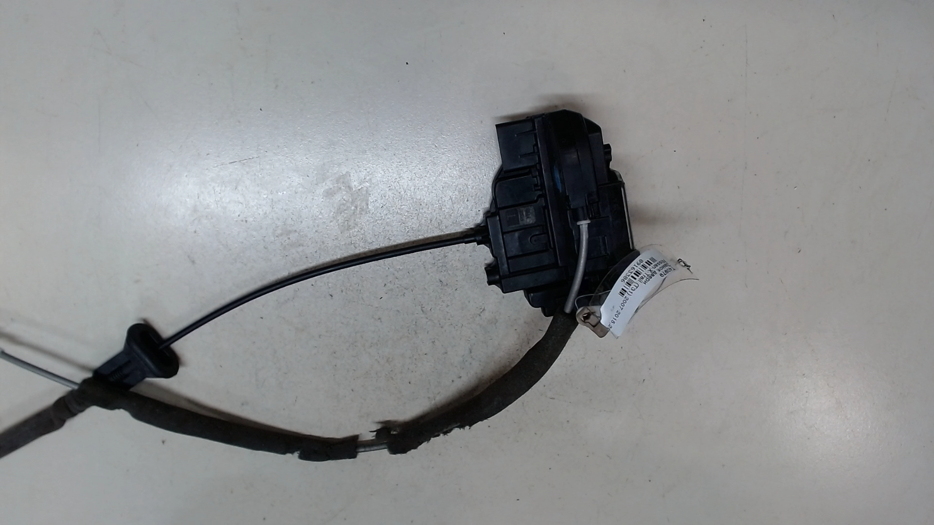 Замок двери передней правой