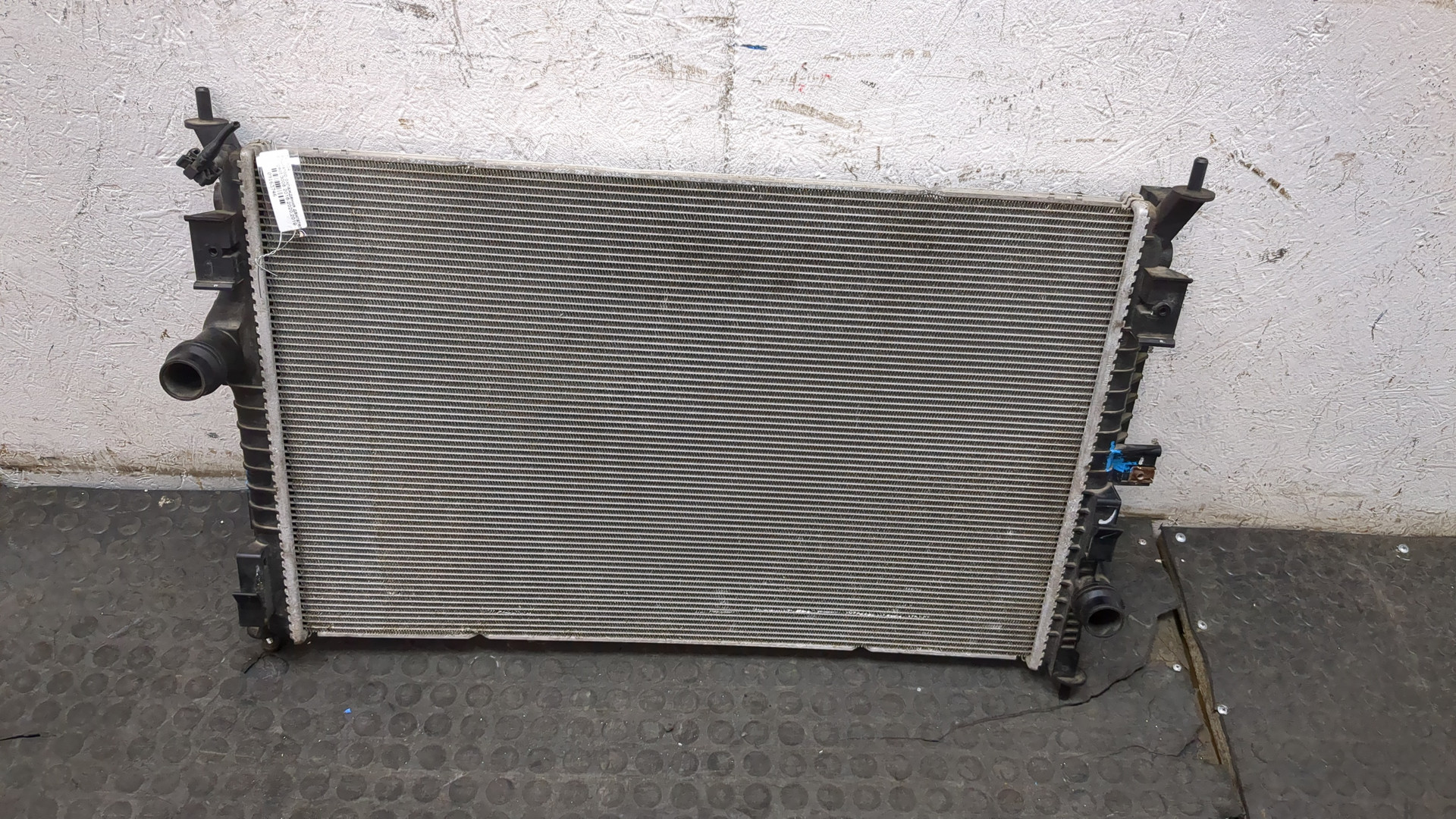 Радиатор охлаждения двигателя основной