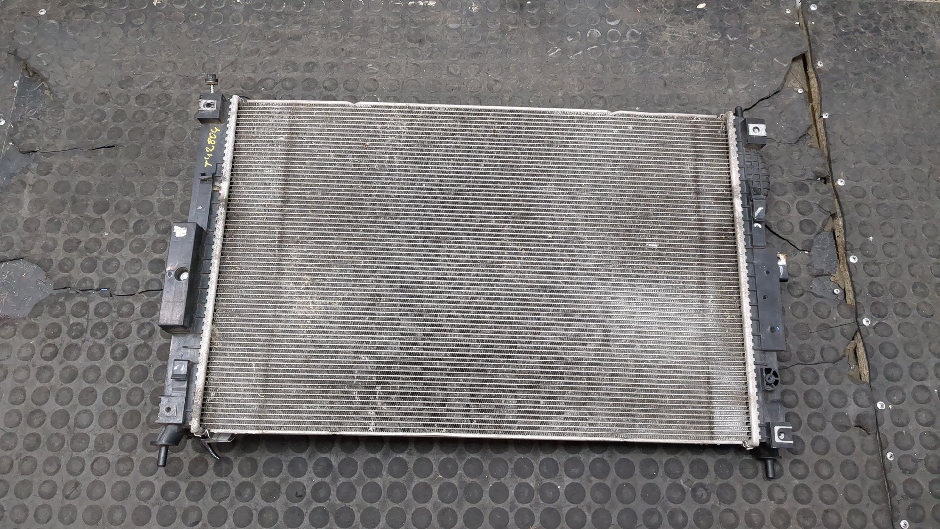 Радиатор охлаждения двигателя основной