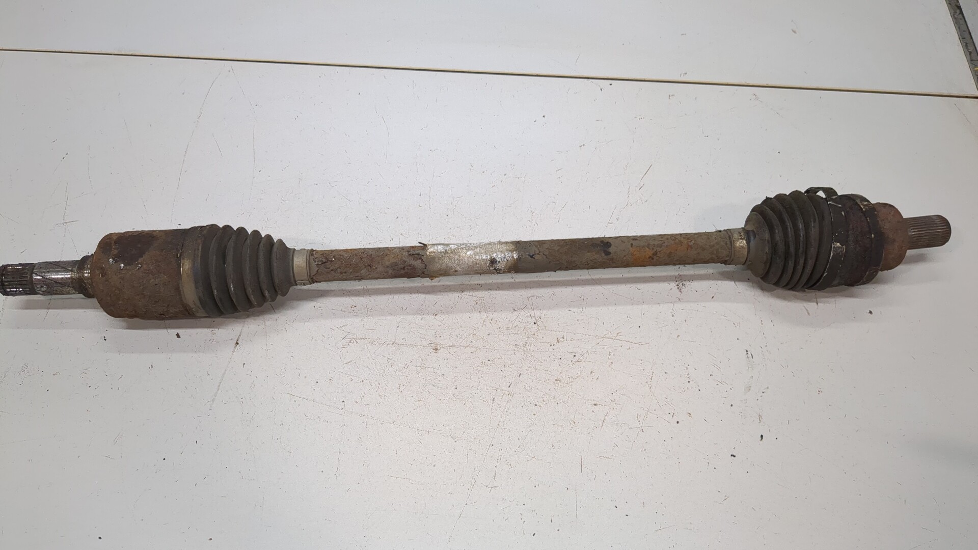 Полуось задняя