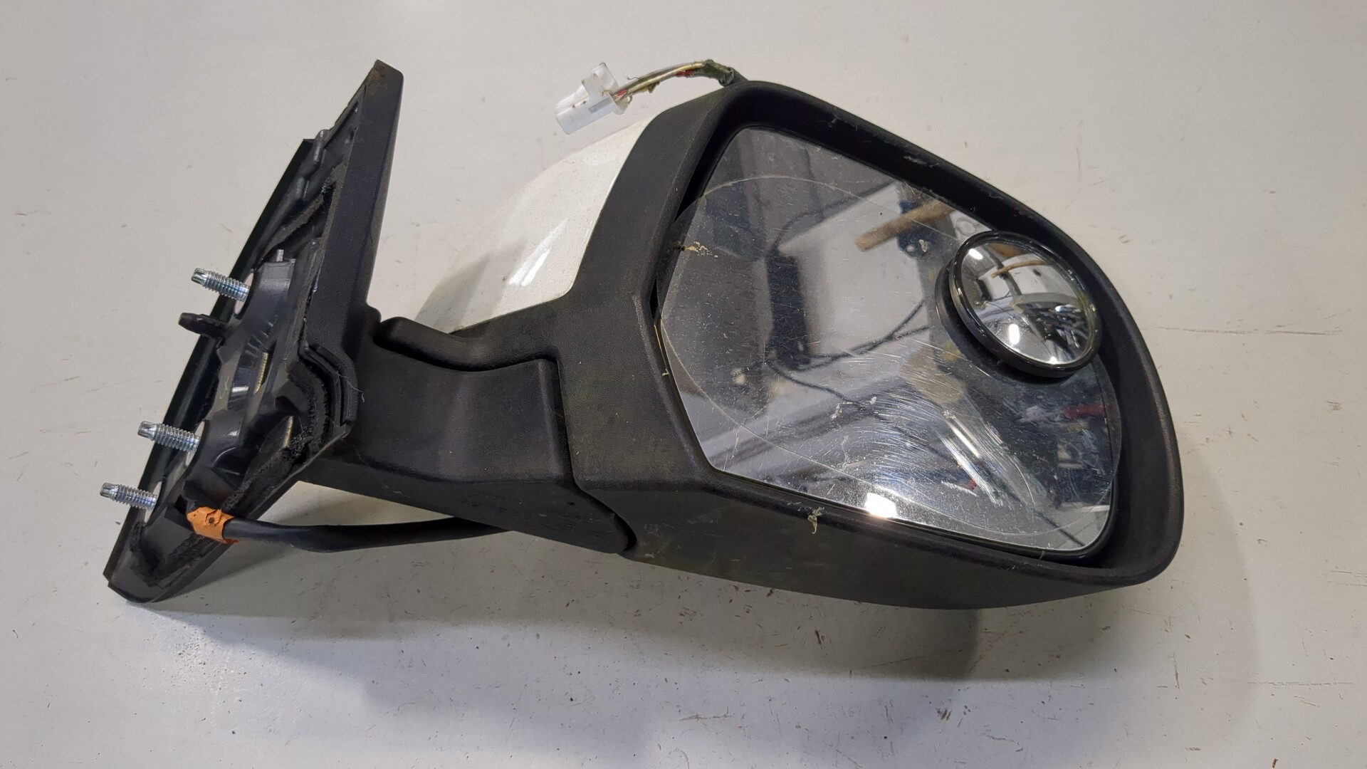 Зеркало правое электрическое