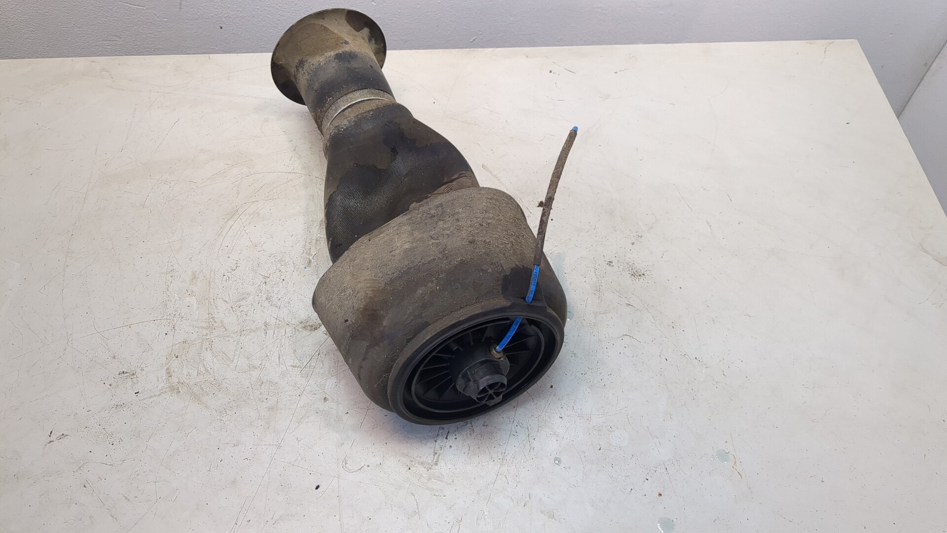 Амортизатор задний (стойка)