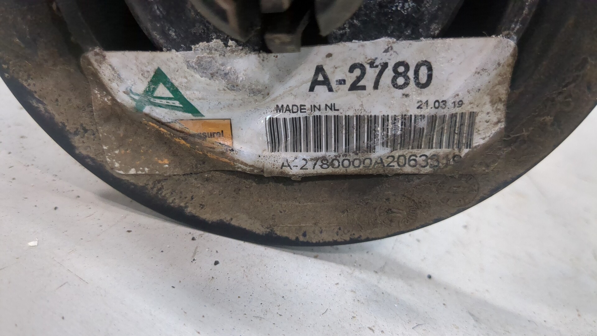 Амортизатор задний (стойка)