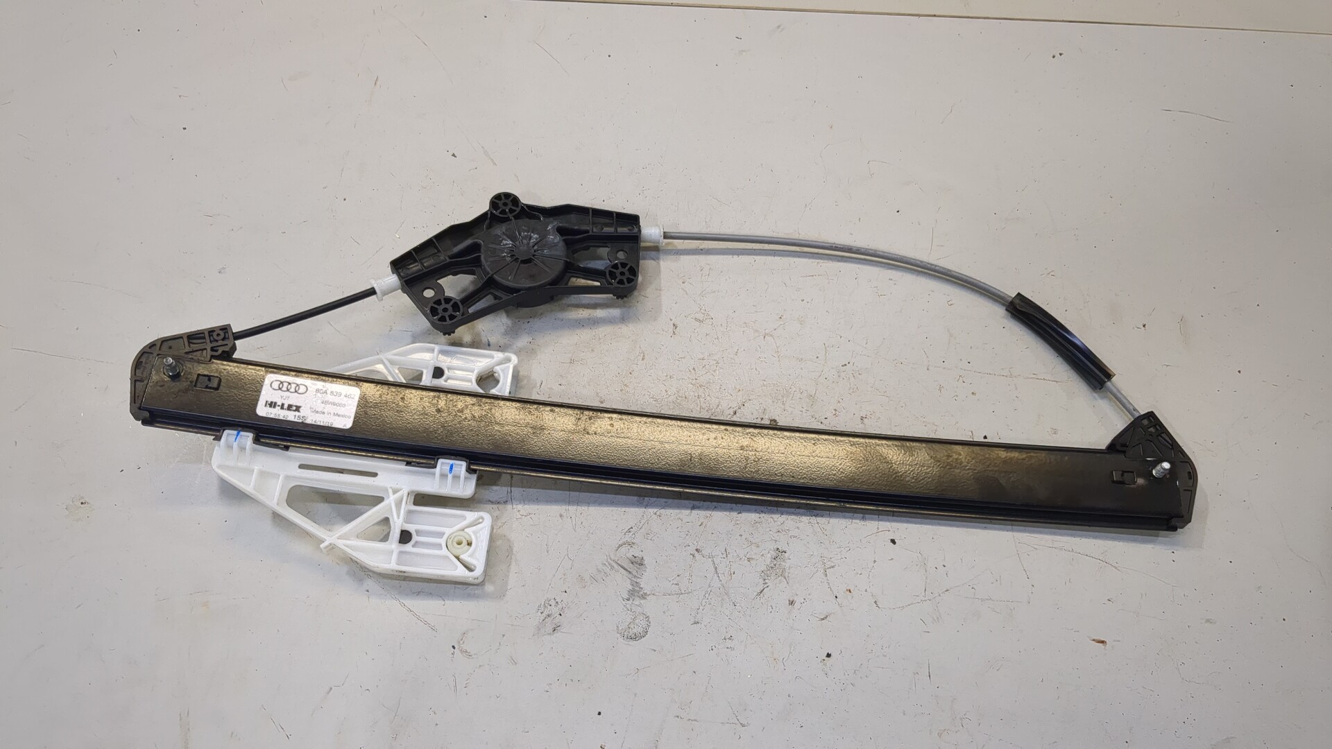 Стеклоподъемник электр. задний правый