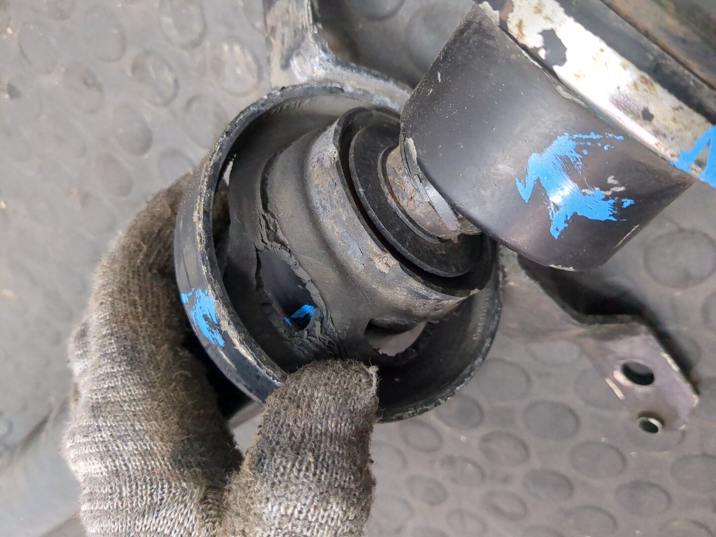 Вал карданный задний