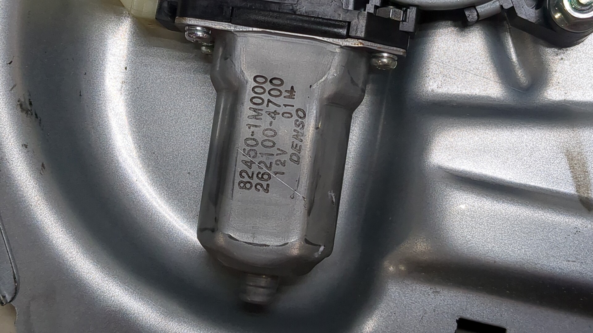 Стеклоподъемник электр. задний левый