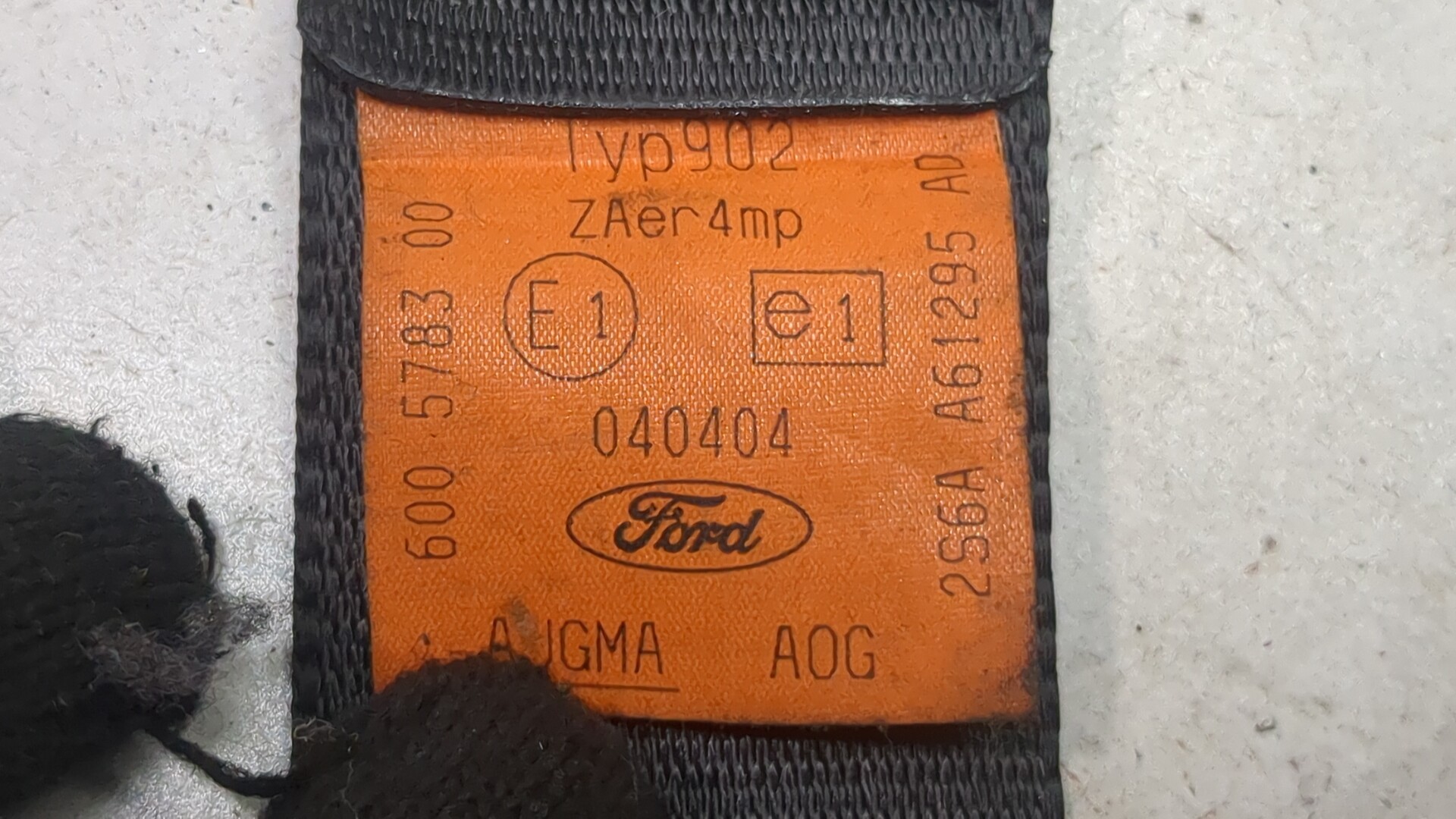 Ремень безопасности