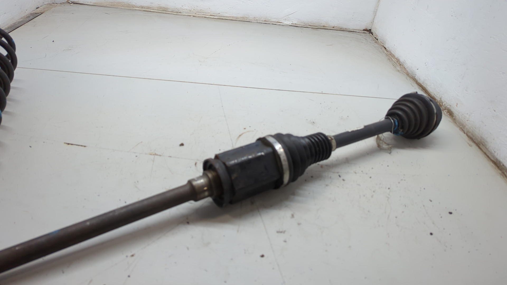 Полуось передняя правая