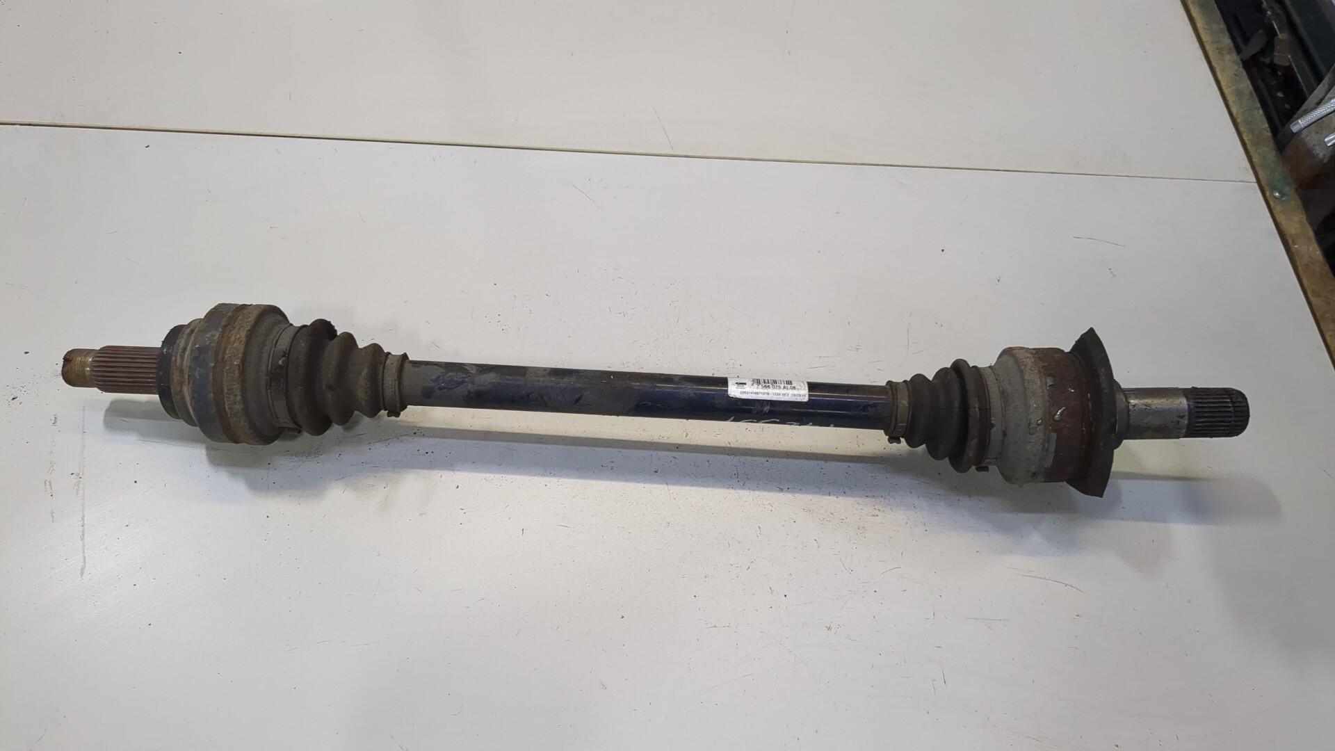 Полуось задняя левая