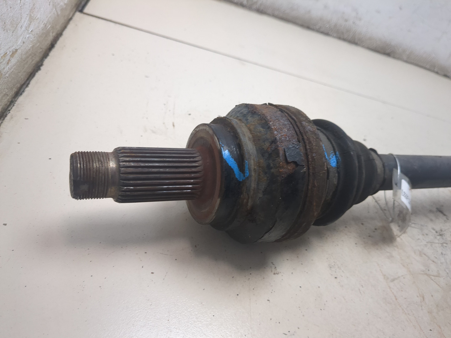 Полуось задняя левая