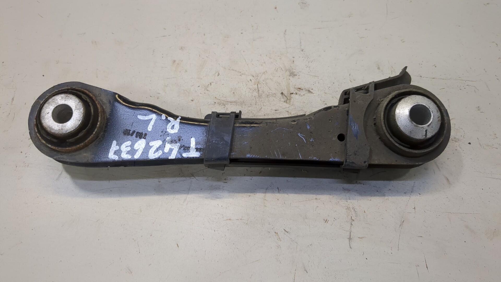 Рычаг задний левый