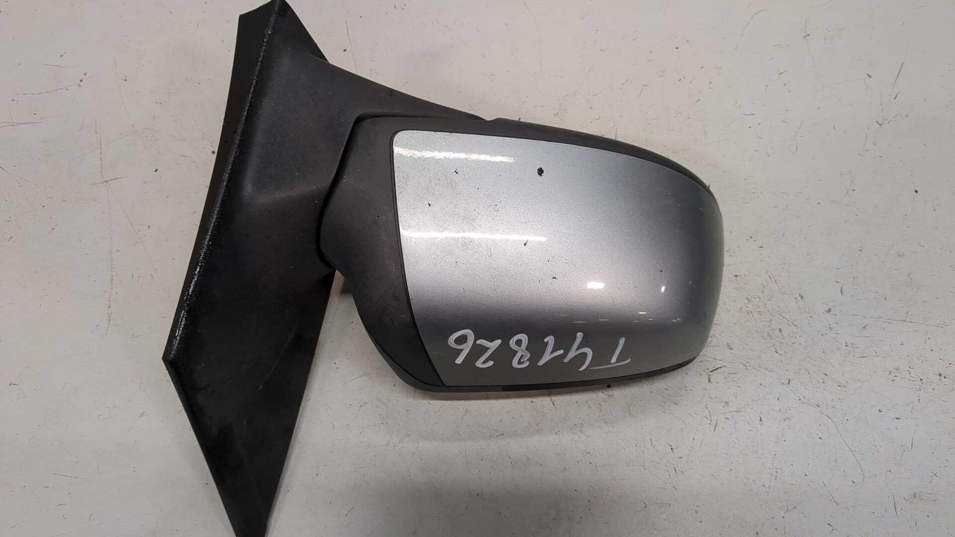 Зеркало правое электрическое