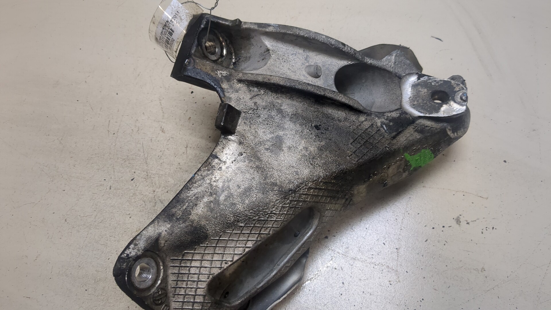 Кронштейн двигателя