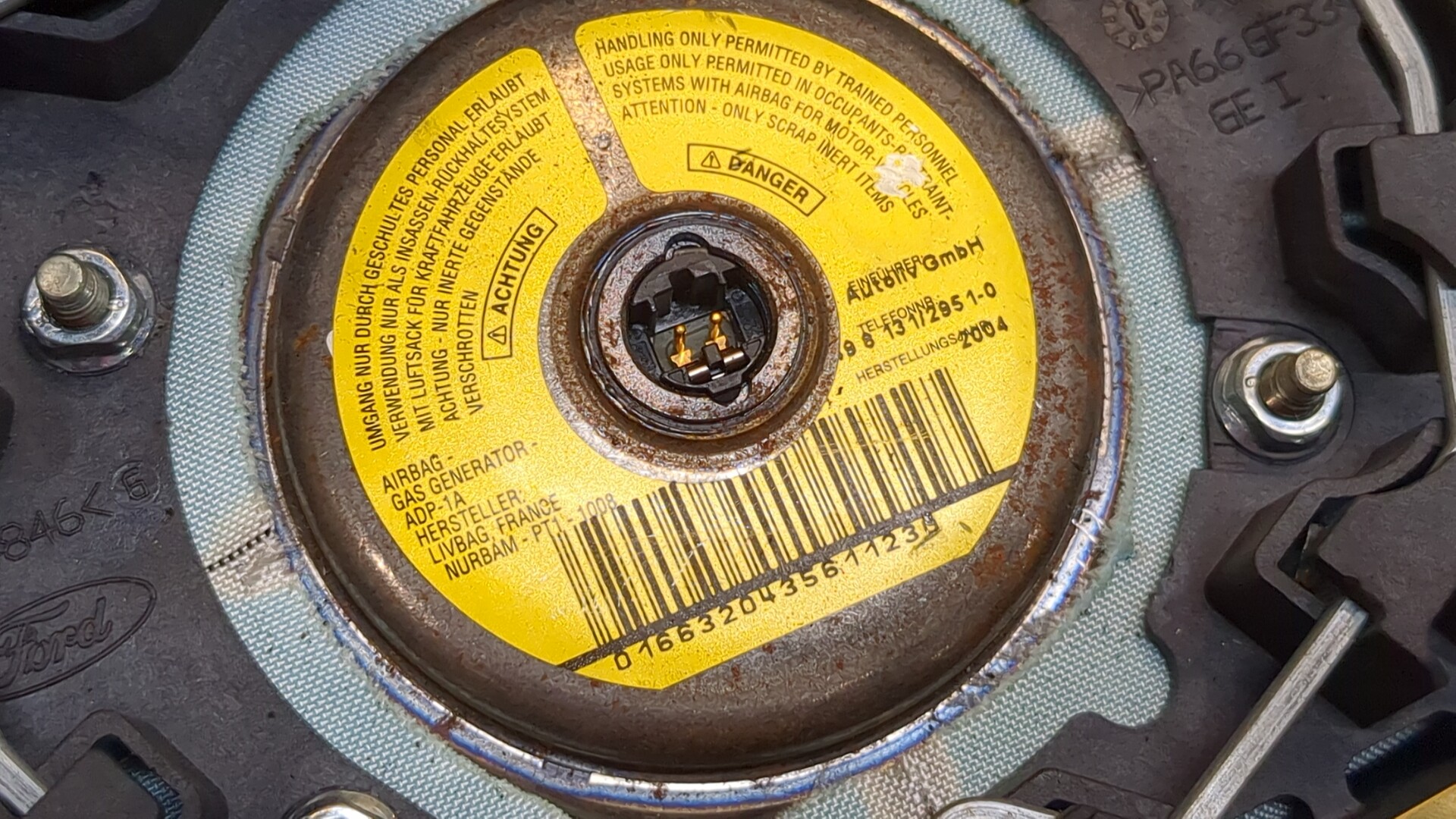 Подушка безопасности в рулевое колесо