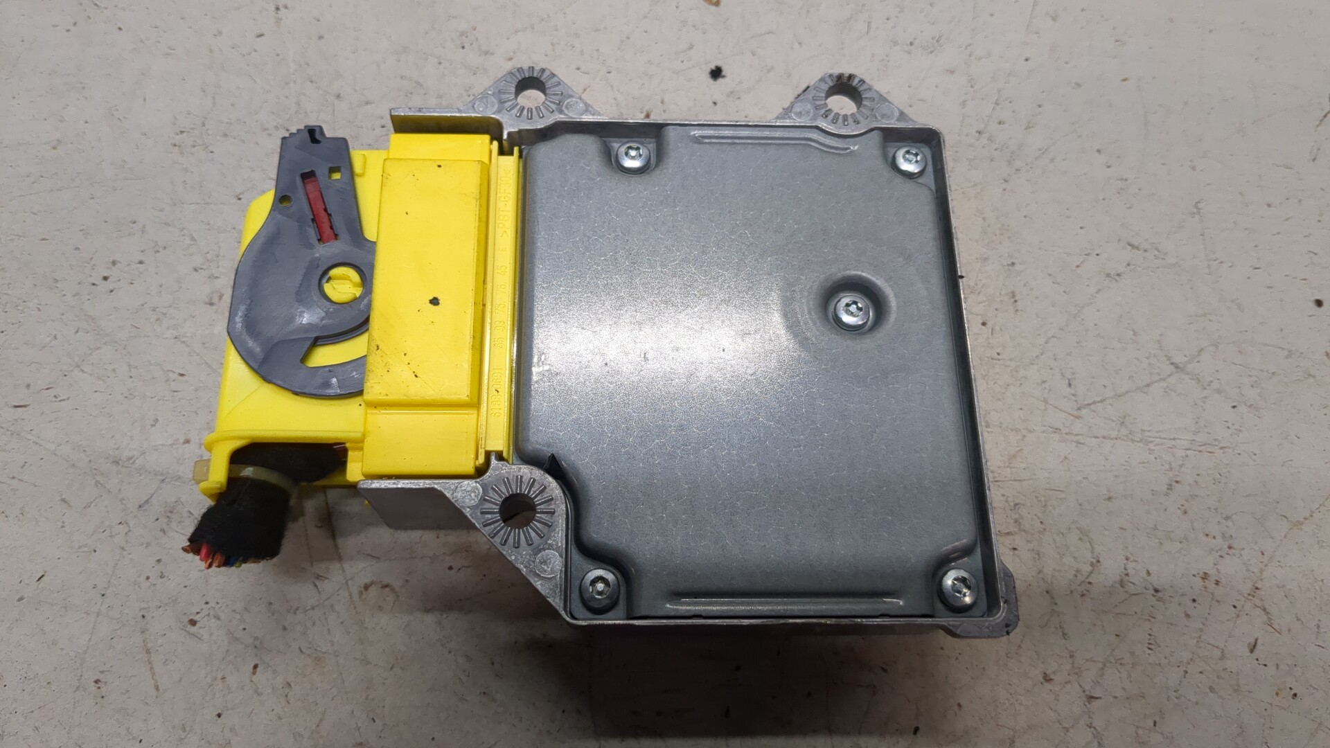 Блок управления подушек безопасности (AIR BAG)