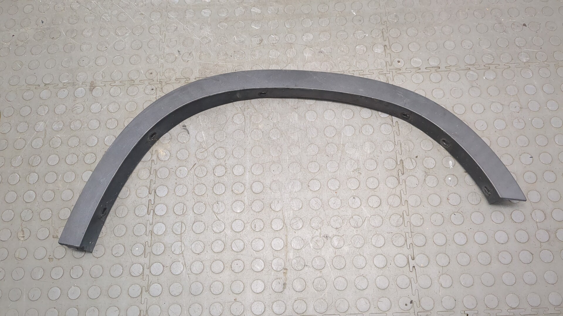 Накладка заднего крыла левого