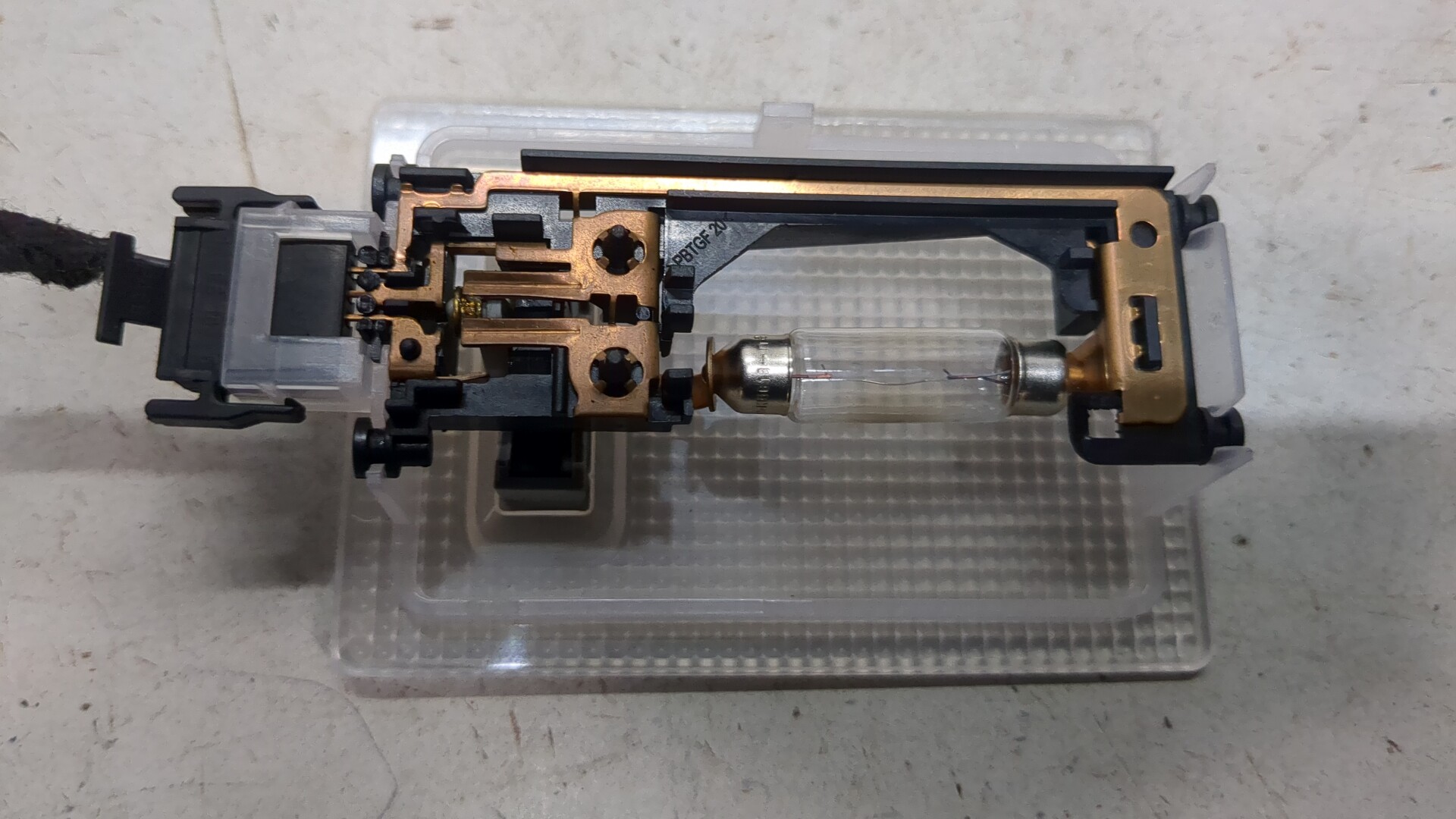 Плафон салонный