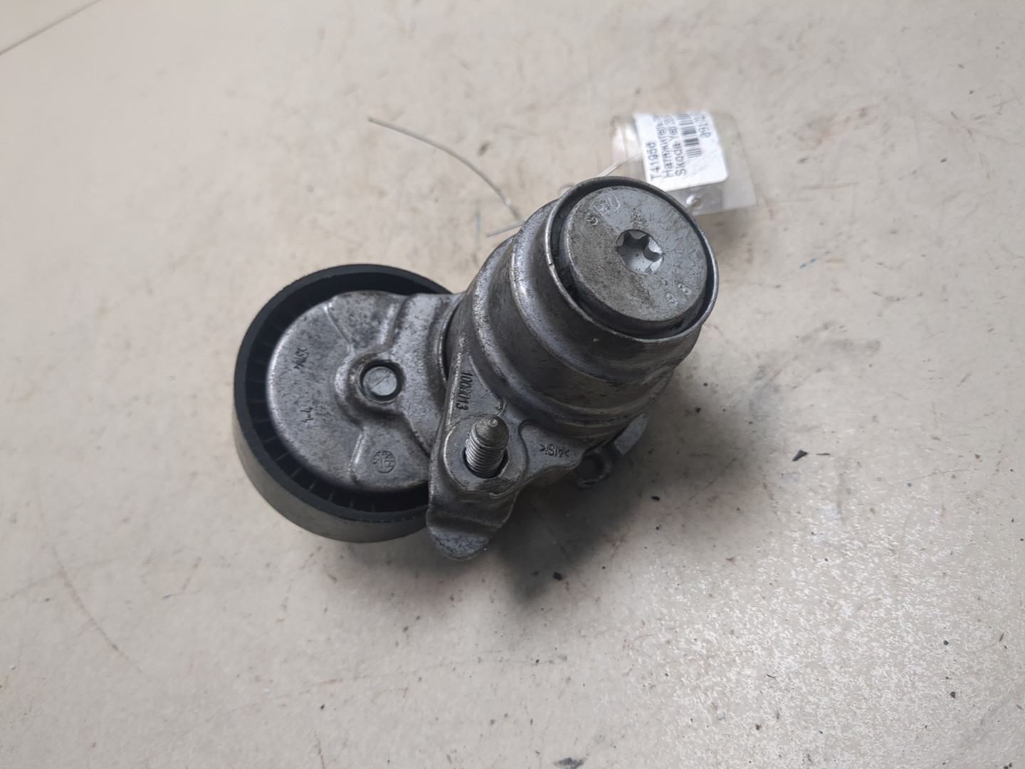 Натяжитель ремня