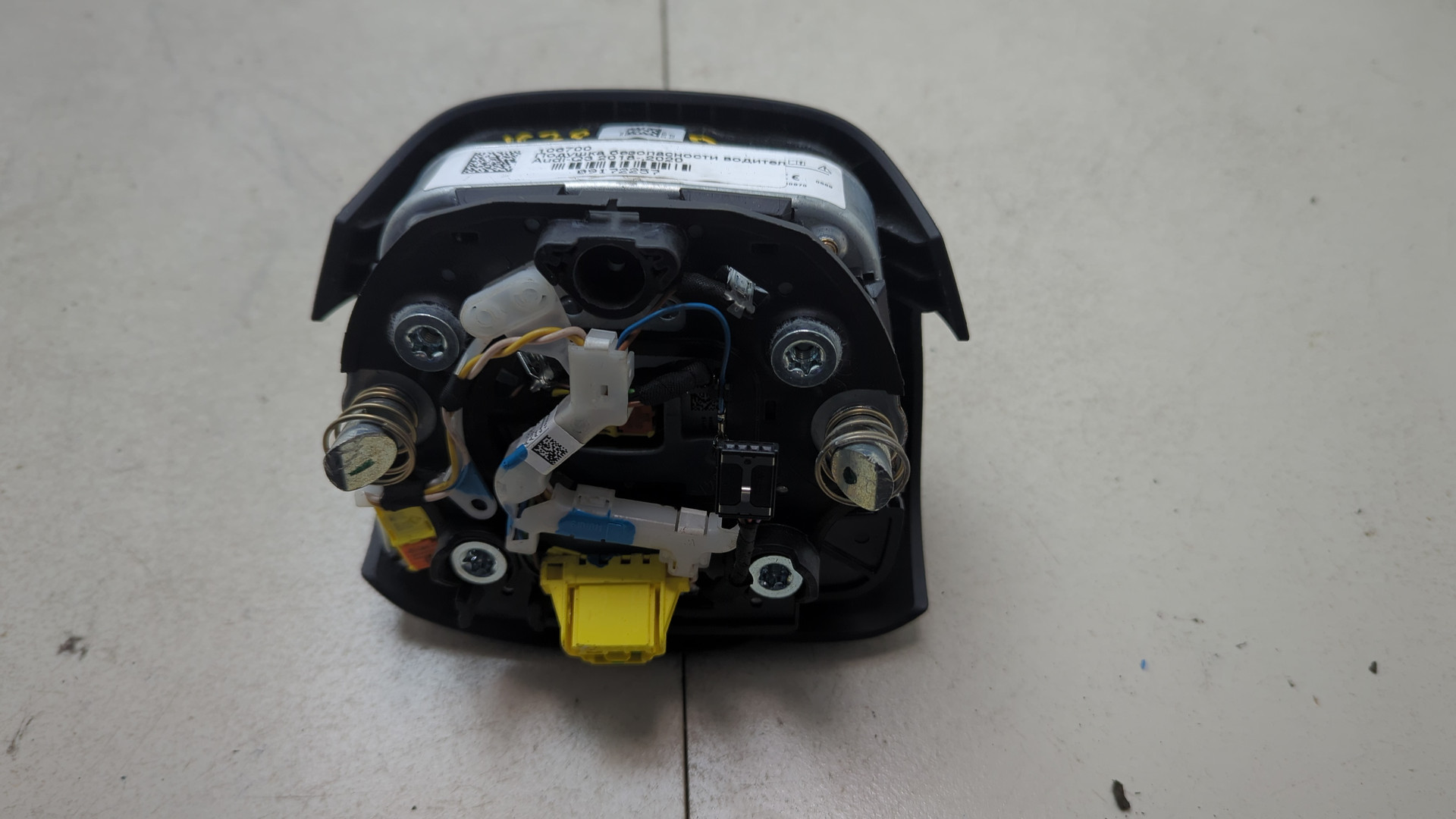 Подушка безопасности в рулевое колесо