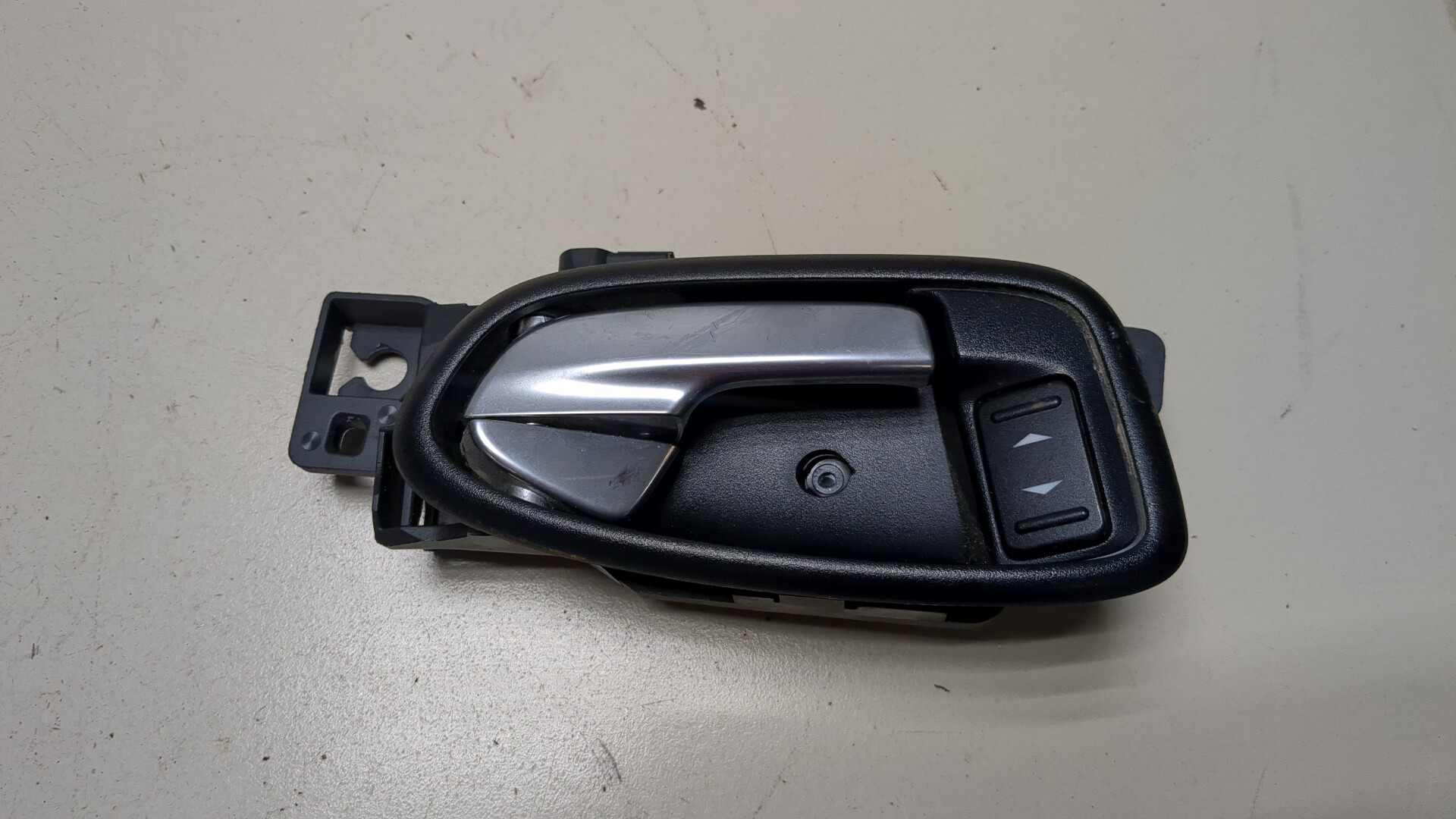 Ручка двери задней внутренняя правая