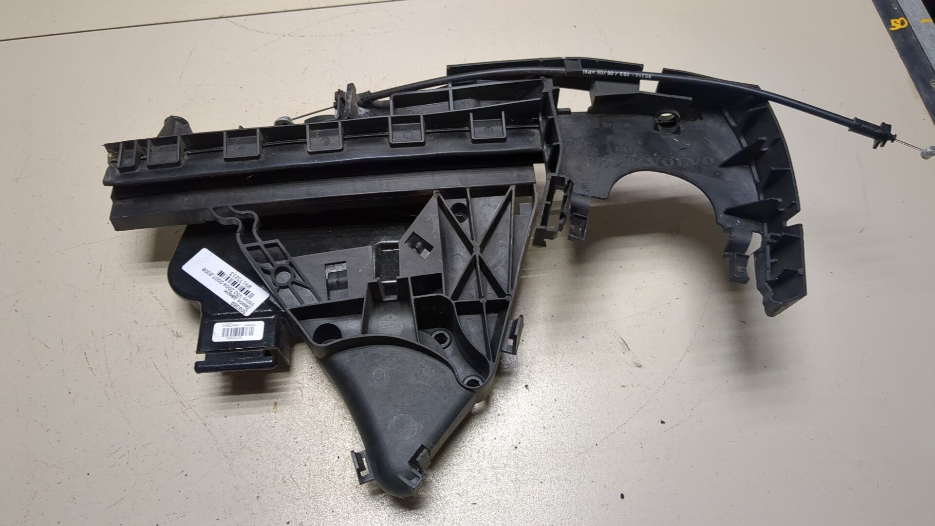 Замок двери передней правой