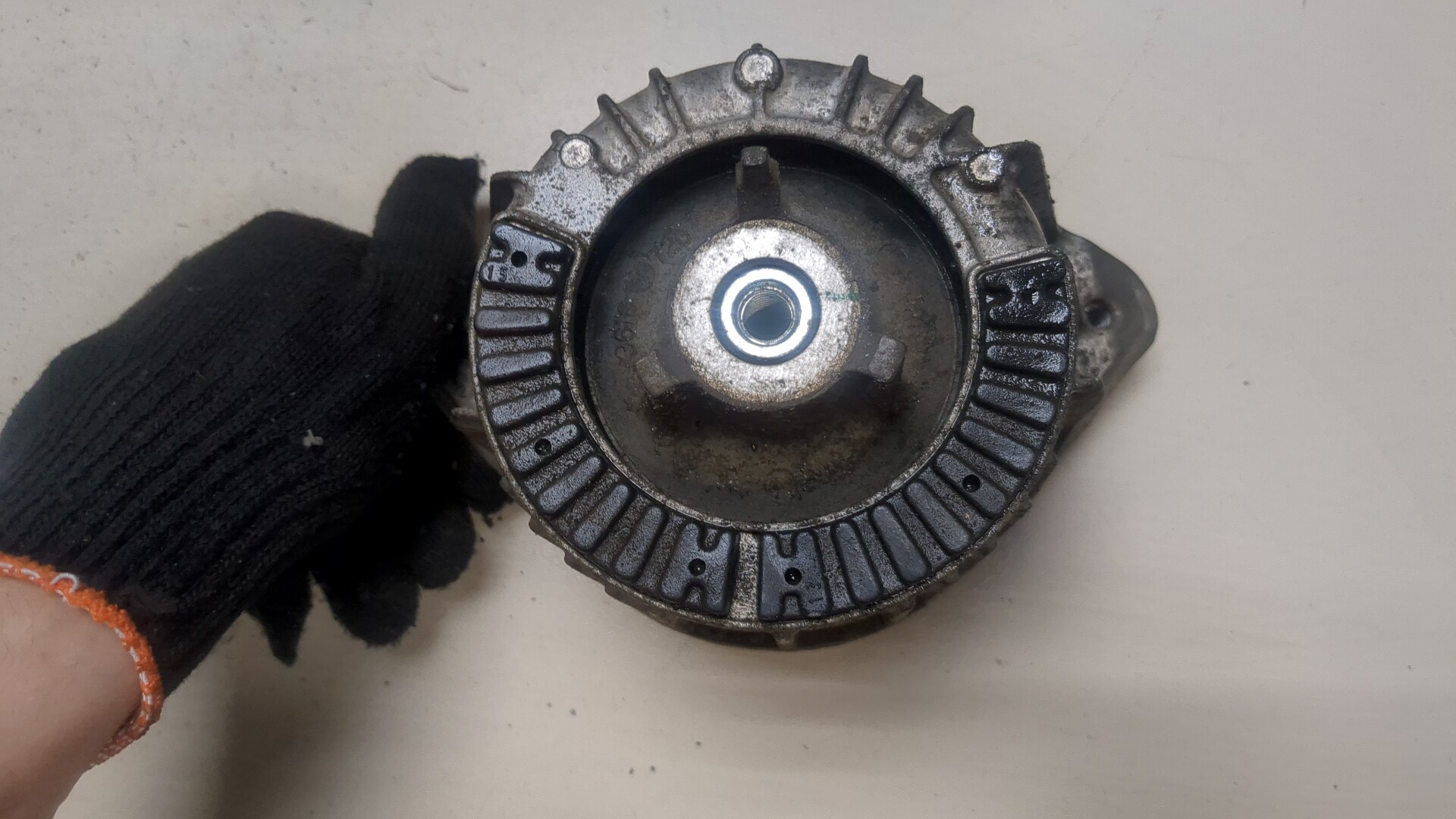 Опора двигателя