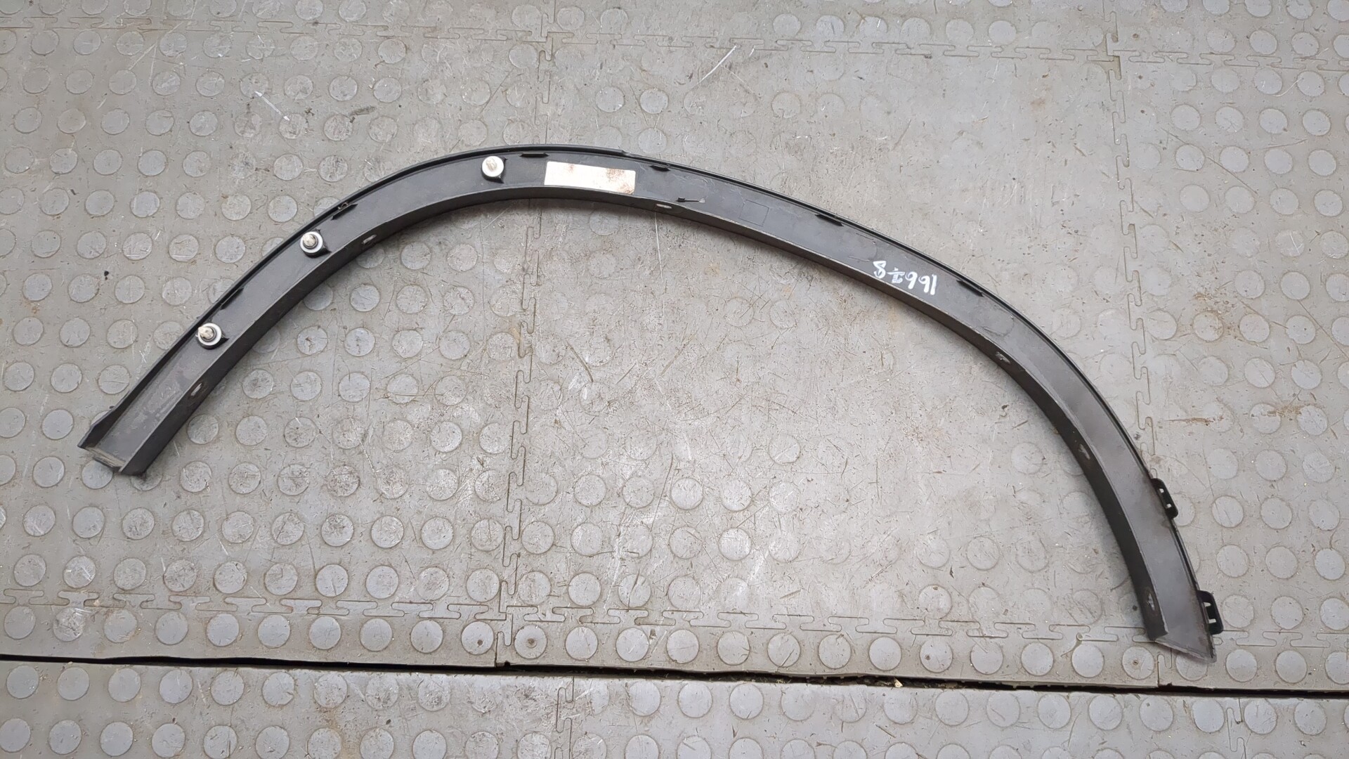 Молдинг заднего крыла правого